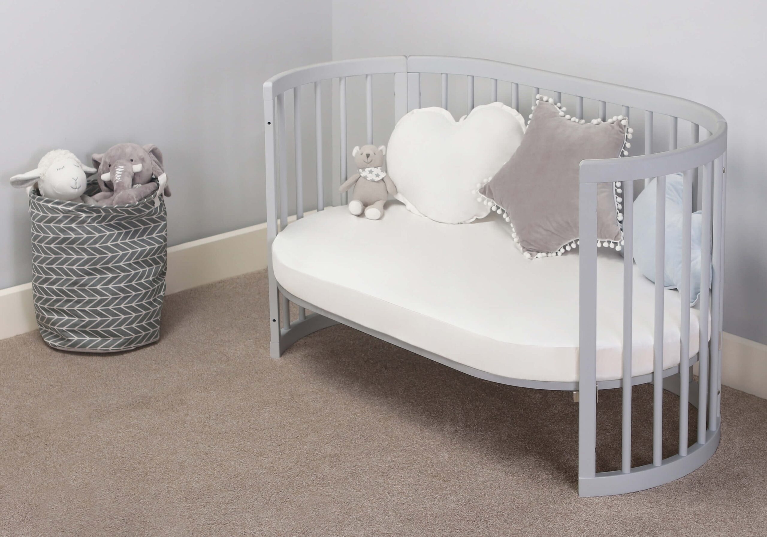 product_lifestyle_images_3000_x_2100_b-oaocco_pl_oasis_oval_cot_sofa__pebble_forweb__2x-scaled-1.jpg